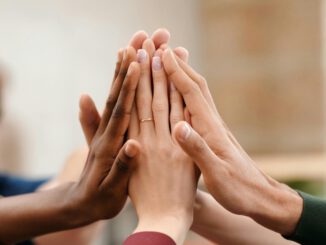 Inklusionspreis 2026: Arbeitgeber können sich ab Dezember bewerben