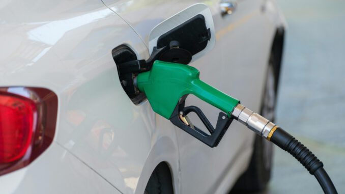 Kraftstoff und Heizöl im März 2026 deutlich teurer als im Vorjahr, aber unter den Spitzen von 2022