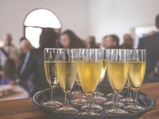 Schaumweinabsatz in Deutschland sinkt Verbrauch pro Kopf 2024 bei 4,8 Flaschen